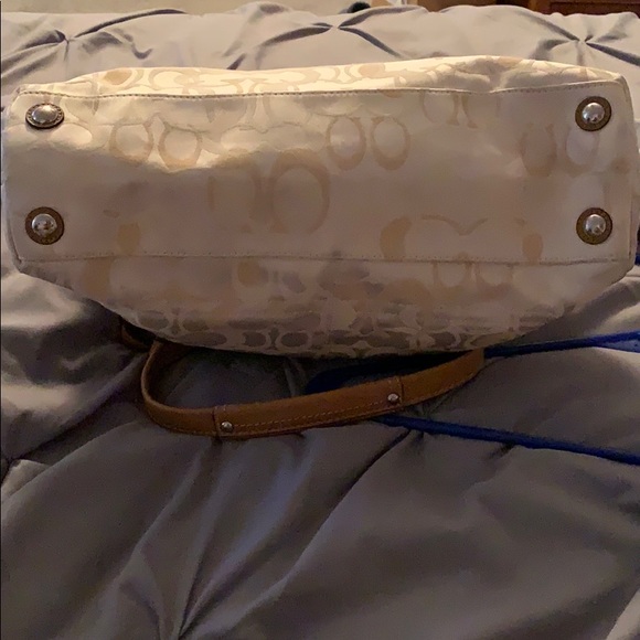 💜 COACH purse!! Gently used! Look at all the pictures. - Picture 2 of 4